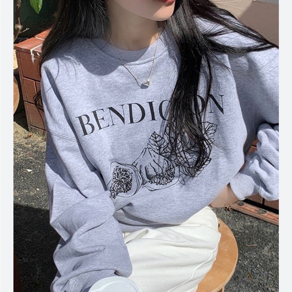 Emmiol Fig Benedicion Sweatshirt Womens Medium